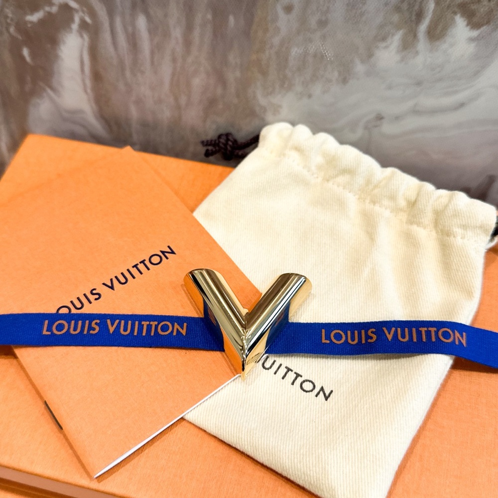 Louis Vuitton Gold Essential V Magnetic Brooch